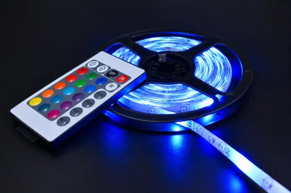178301444482915f7e-577c-49e1-8bcd-0f7d1a459258 Cinta LED RGB 5 Metros con Control